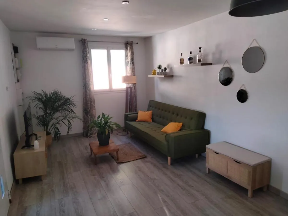 Holiday home Cabanon Avec Dependance Villa Saint-Mitre-les-Remparts