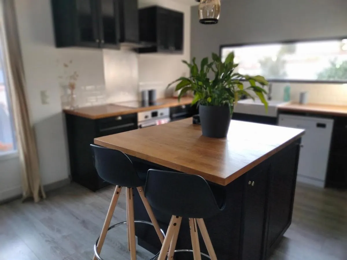 Holiday home Cabanon Avec Dependance Villa Saint-Mitre-les-Remparts
