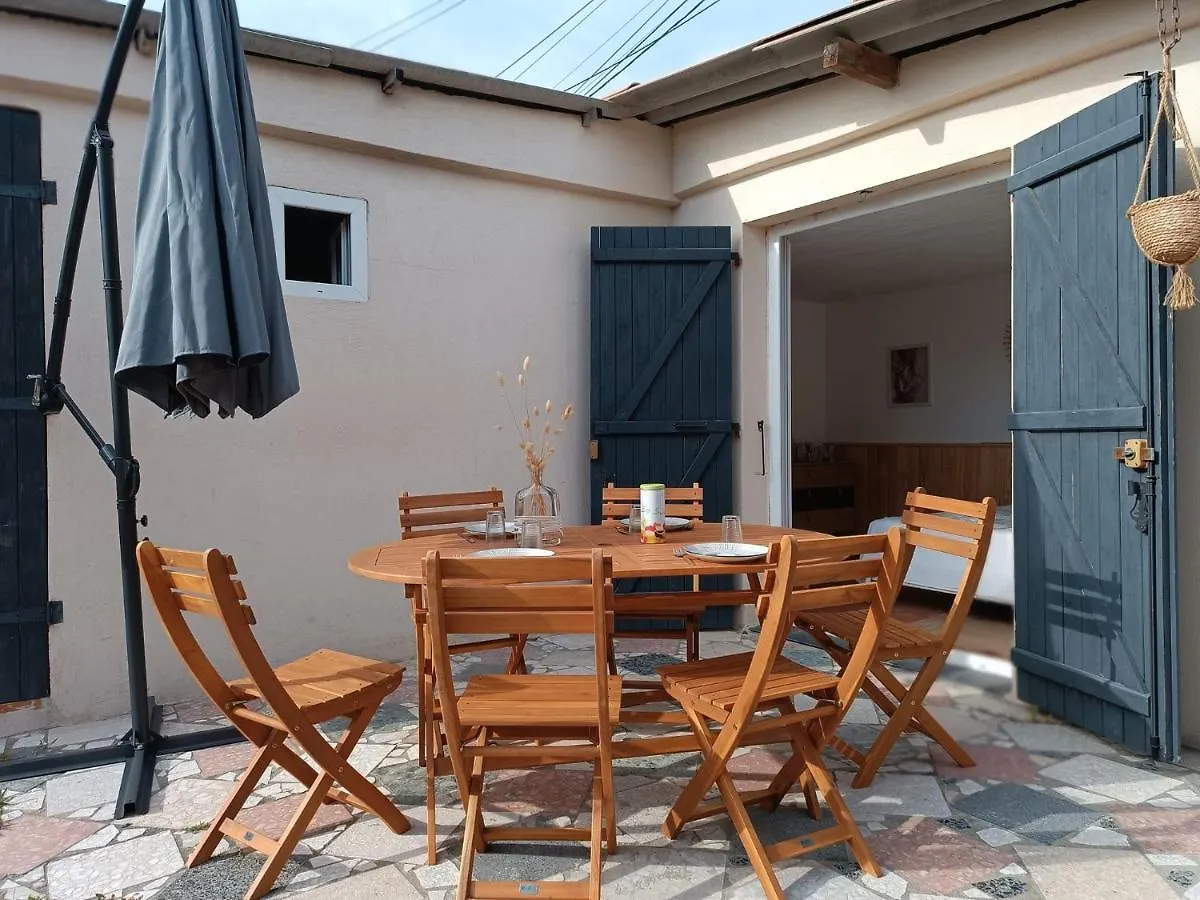 Holiday home Cabanon Avec Dependance Villa Saint-Mitre-les-Remparts France