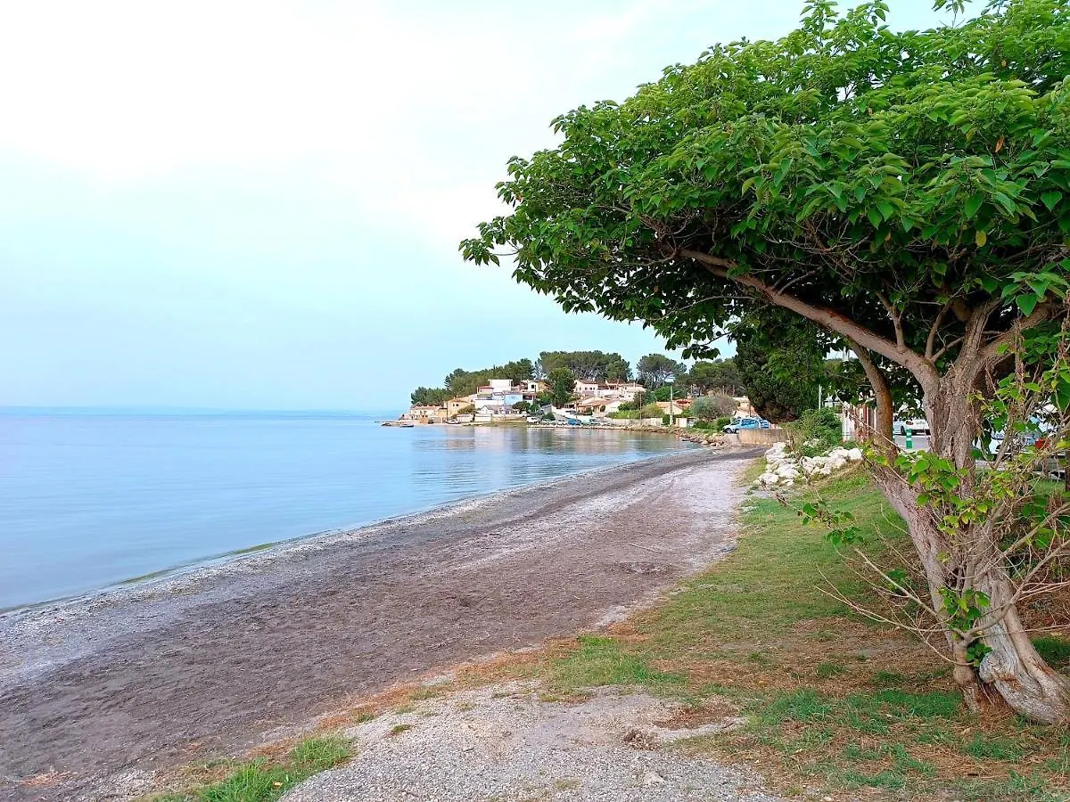 Holiday home Cabanon Avec Dependance Villa Saint-Mitre-les-Remparts
