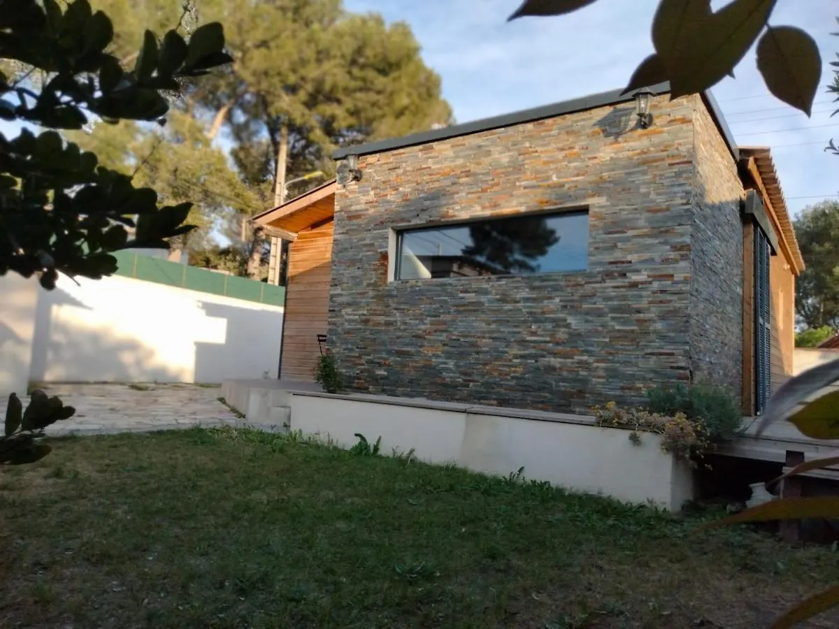 Cabanon Avec Dependance location